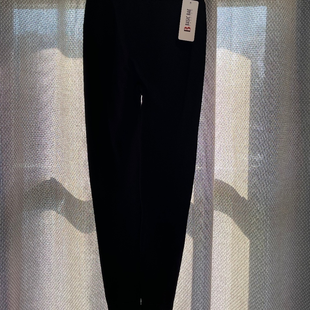 NWT Basic Bae Leggings with Accentuating Scrunch,  Black, XL
